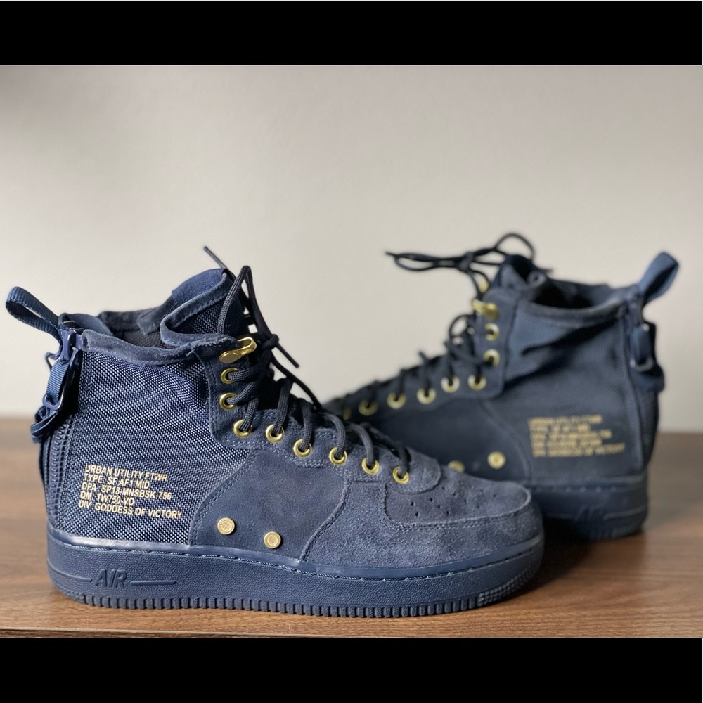 Size 9.5 - Nike Sf Air Force 1 Mid Obsidian 2018